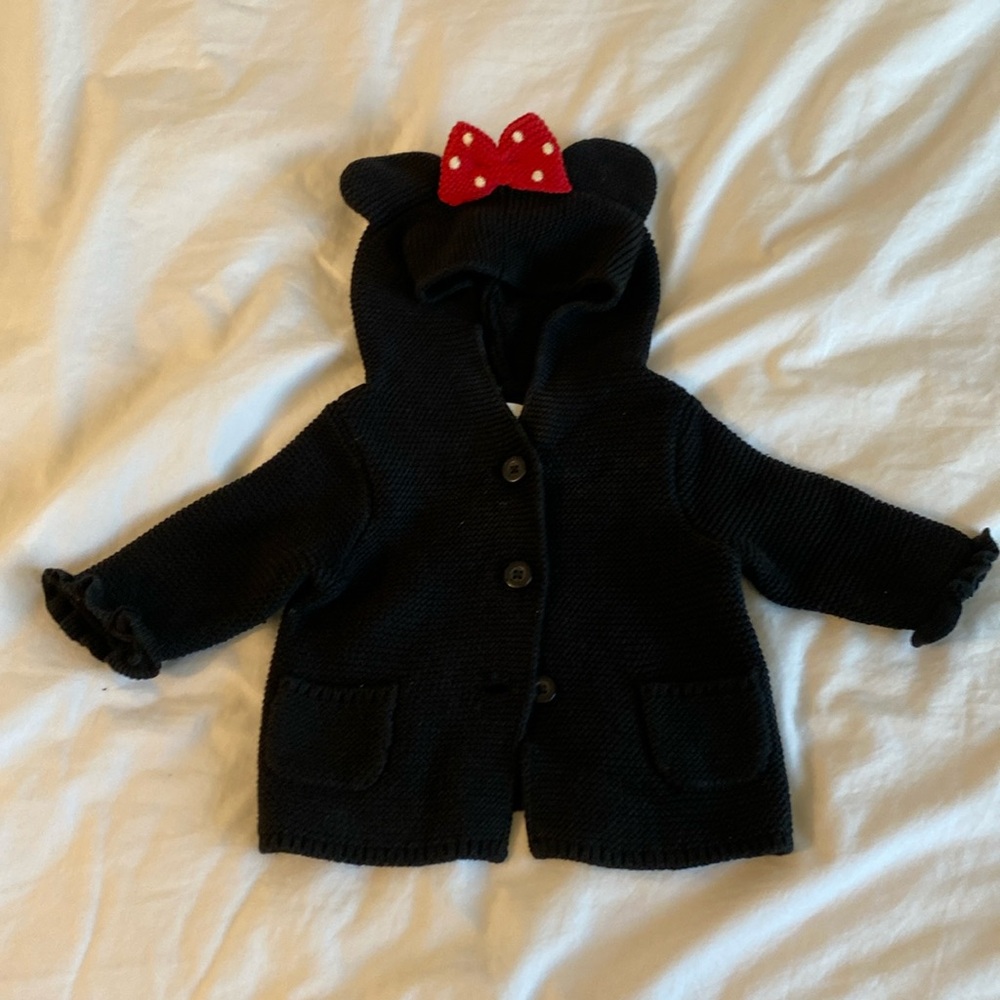Black gap sweater with Minnie mouse bow